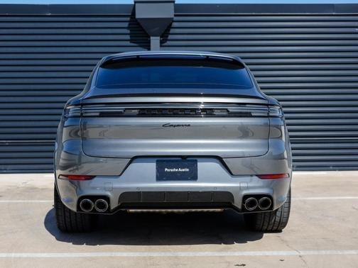 2025 Porsche Cayenne AWD