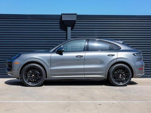 2025 Porsche Cayenne AWD