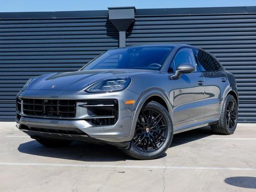 2025 Porsche Cayenne AWD