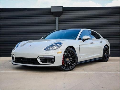 2022 Porsche Panamera GTS