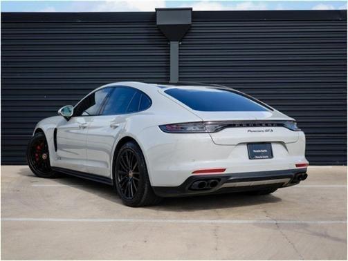 2022 Porsche Panamera GTS