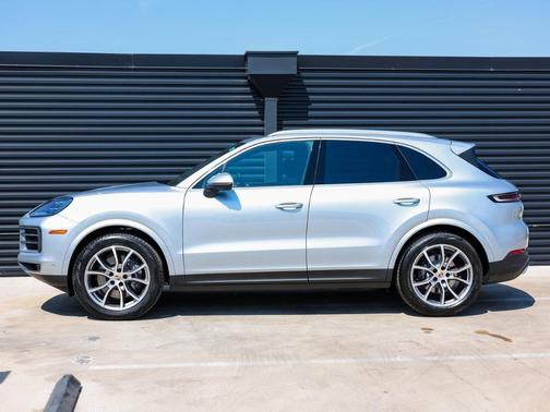 2025 Porsche Cayenne Base
