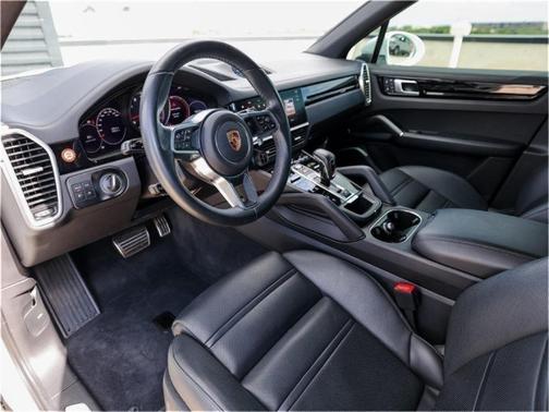 2022 Porsche Cayenne S
