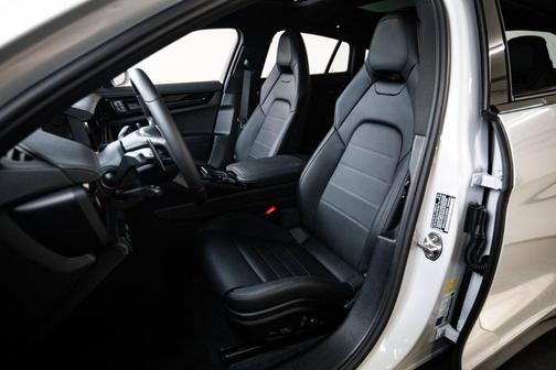 Ice 2026 Porsche Panamera 4