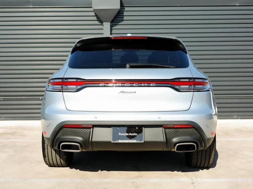 2025 Porsche Macan Base