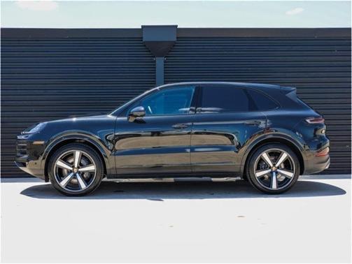 2025 Porsche Cayenne Base