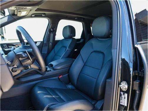 2025 Porsche Cayenne Base