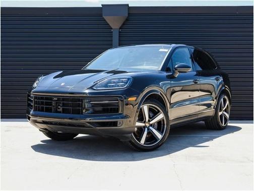 2025 Porsche Cayenne Base
