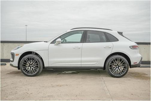 2025 Porsche Macan Base