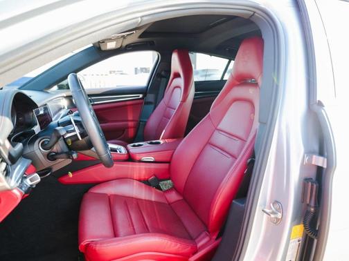 2023 Porsche Panamera Platinum Edition