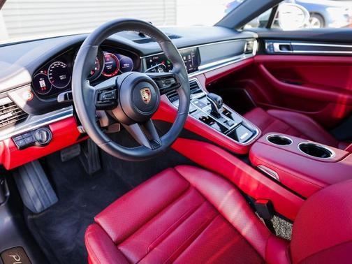 2023 Porsche Panamera Platinum Edition