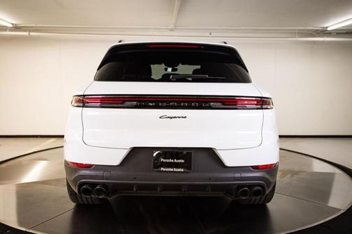 Carrara White Metallic 2026 Porsche Cayenne Base