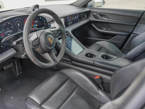 2021 Porsche Taycan Turbo