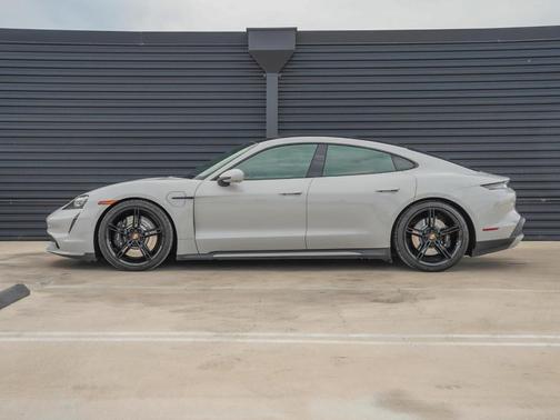 2021 Porsche Taycan Turbo