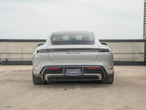 2021 Porsche Taycan Turbo