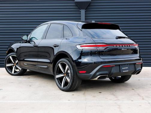Jet Black Metallic 2026 Porsche Macan