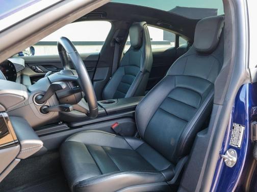 2020 Porsche Taycan Turbo
