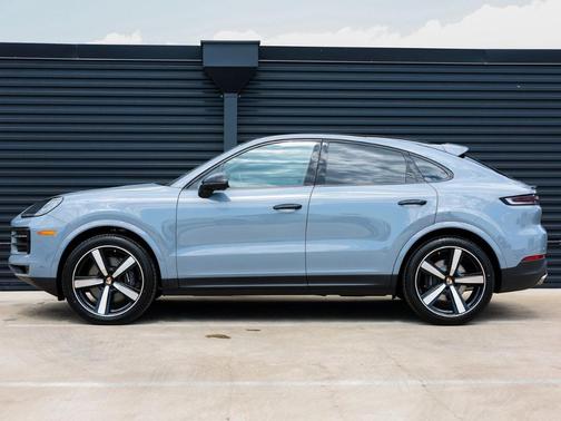 2026 Porsche Cayenne AWD