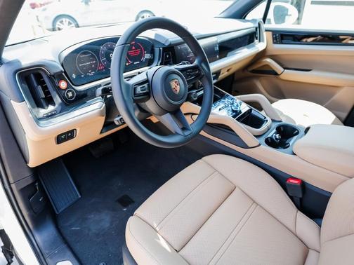 2025 Porsche Cayenne Base