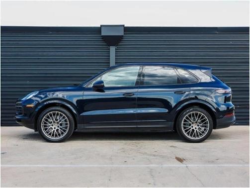 2022 Porsche Cayenne S Platinum Edition