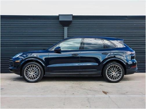 2022 Porsche Cayenne S Platinum Edition