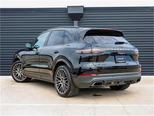 2022 Porsche Cayenne Base (Tiptronic)