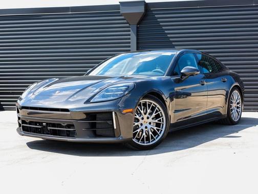 2026 Porsche Panamera 4