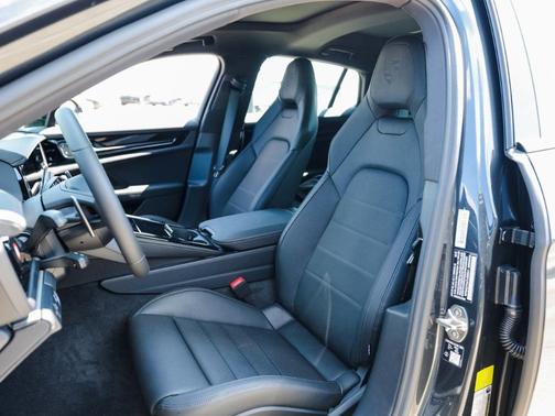 2026 Porsche Panamera 4