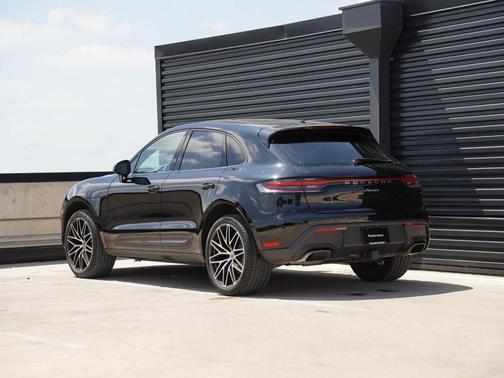 2025 Porsche Macan