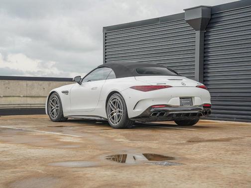 2022 Mercedes-Benz AMG SL 63 Base