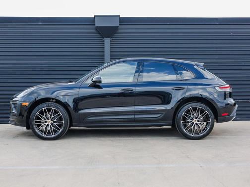 2026 Porsche Macan Base