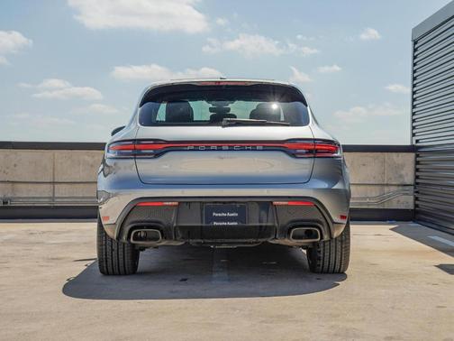 2025 Porsche Macan