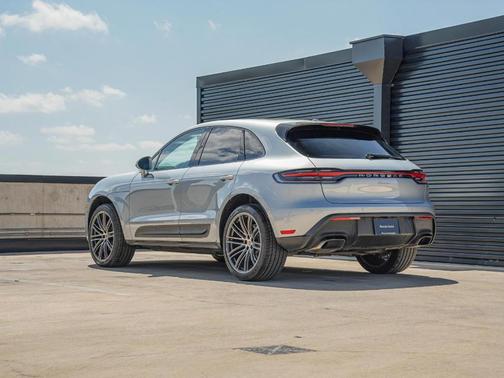 2025 Porsche Macan