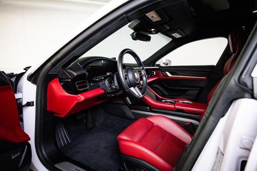 2024 Porsche Taycan 4S
