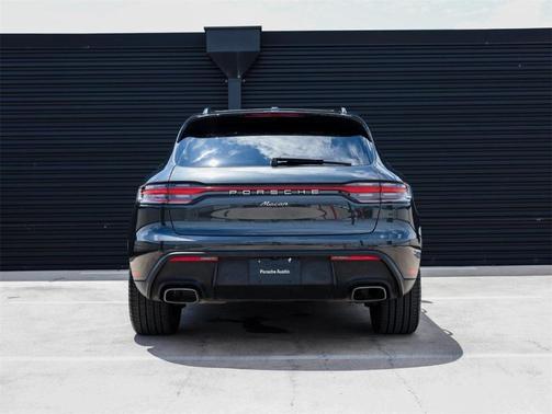 2025 Porsche Macan SERVICE LOANER