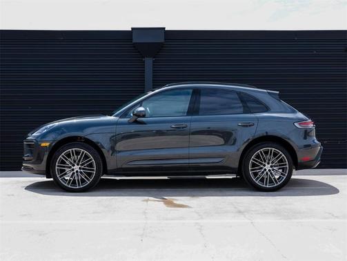 2025 Porsche Macan SERVICE LOANER