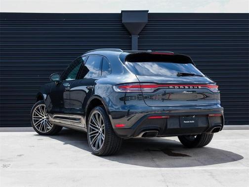 2025 Porsche Macan SERVICE LOANER