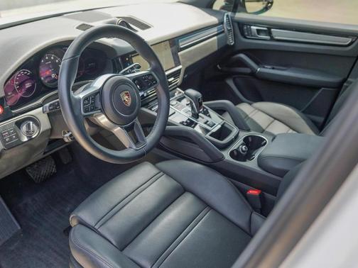 2023 Porsche Cayenne Platinum Edition