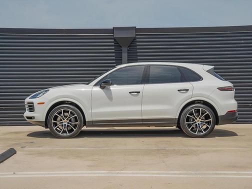 2023 Porsche Cayenne Platinum Edition