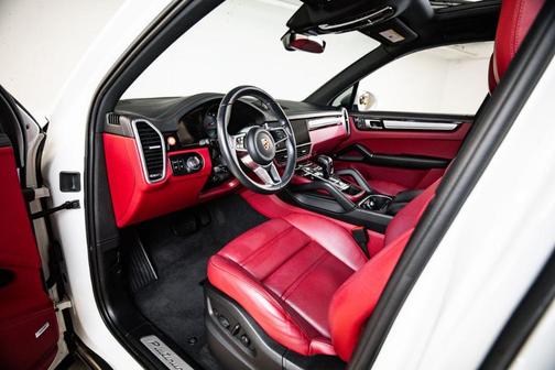 White 2023 Porsche Cayenne Platinum Edition