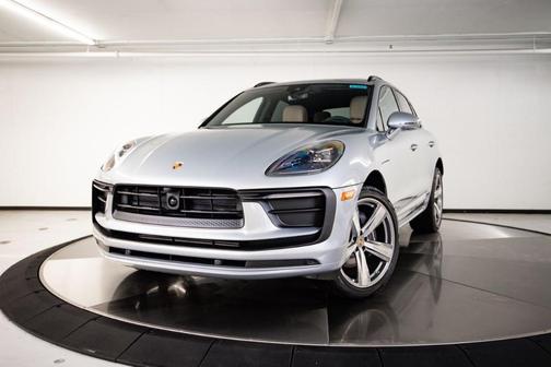 Dolomite Gray 2026 Porsche Macan Base