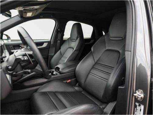 2025 Porsche Cayenne AWD