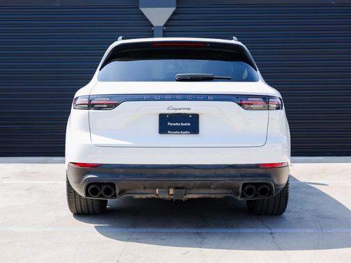 2022 Porsche Cayenne Platinum Edition