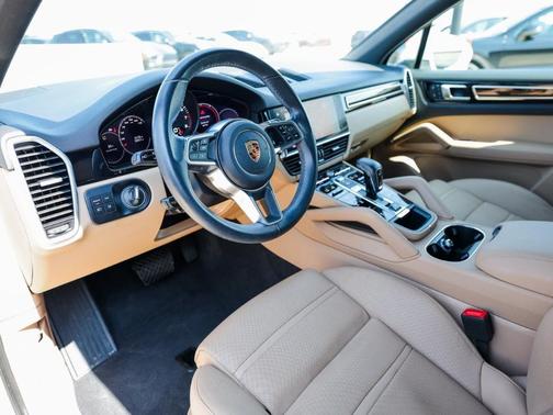 2022 Porsche Cayenne Platinum Edition