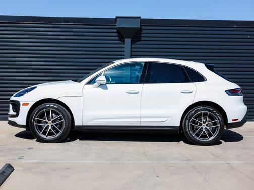 2025 Porsche Macan T