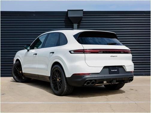 2025 Porsche Cayenne Base