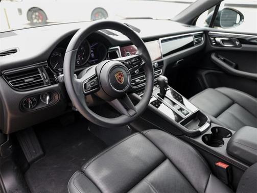 2025 Porsche Macan SERVICE LOANER