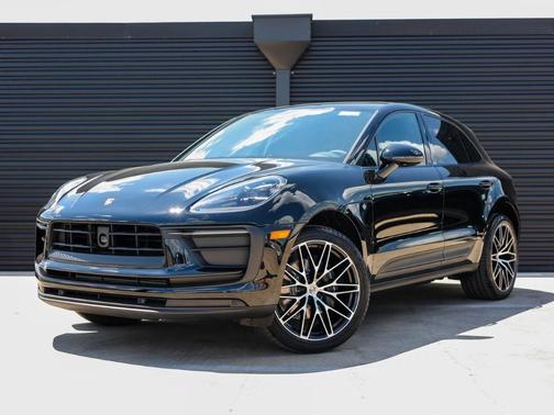 2025 Porsche Macan Base