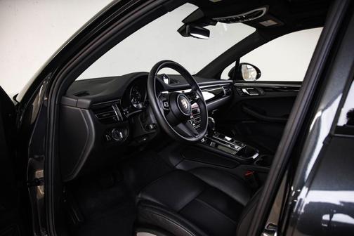 Volcano Grey Metallic 2025 Porsche Macan