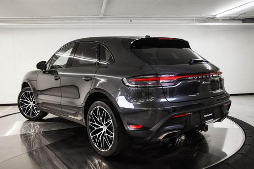 Volcano Grey Metallic 2025 Porsche Macan
